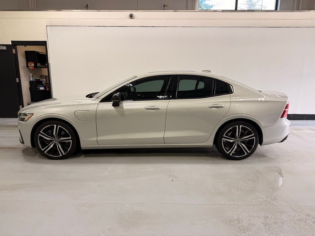 Used 2022 Volvo S60 R-Design with VIN 7JRBR0FMXNG154658 for sale in Golden Valley, Minnesota