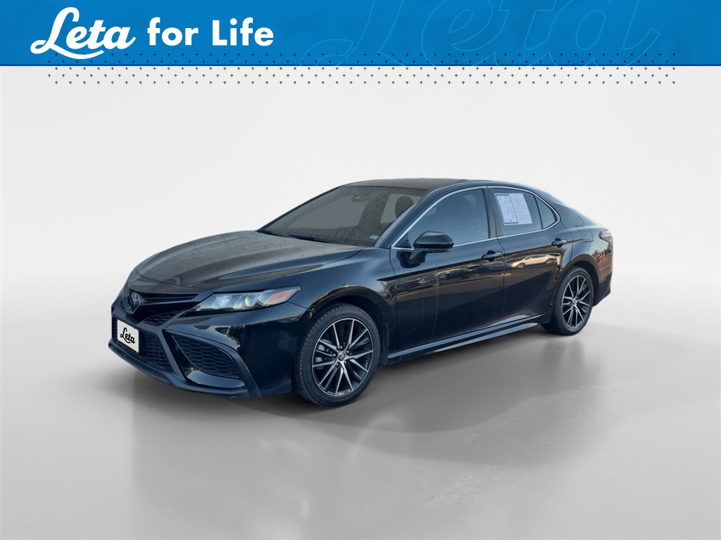 2024 Toyota Camry SE's photo