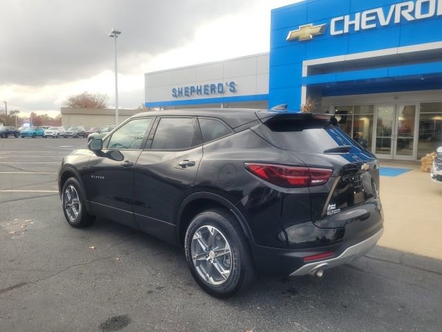 2024 Chevrolet Blazer 2LT photo 2