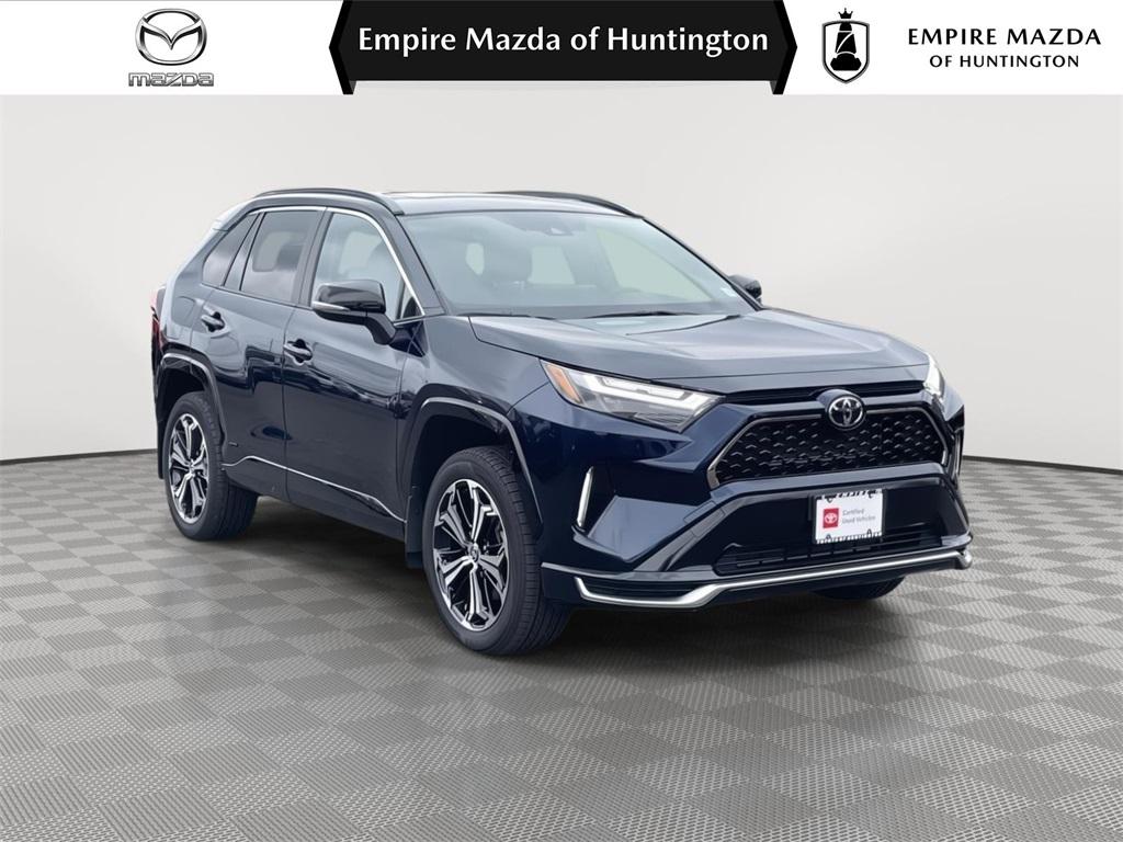 2025 Toyota RAV4 XSE's photo