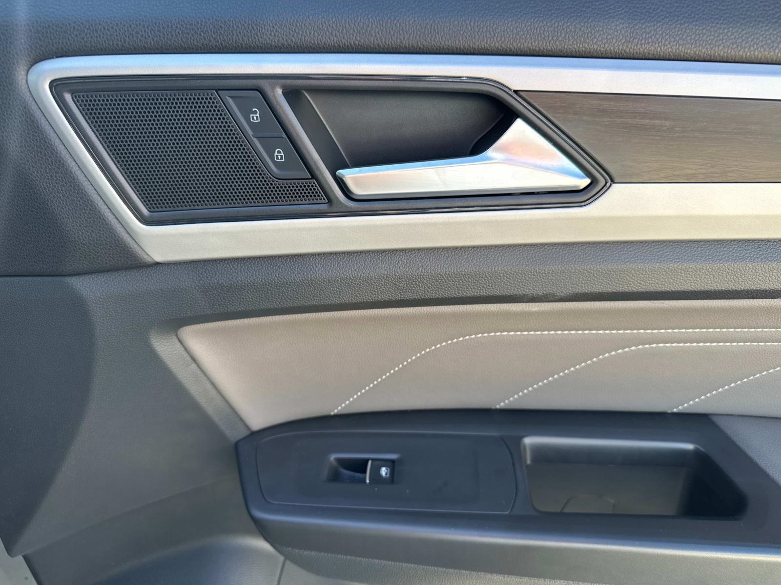 2022 Volkswagen Atlas V6 SE Technology photo 13