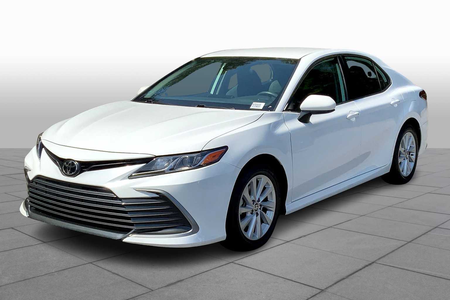 2023 Toyota Camry LE photo 2
