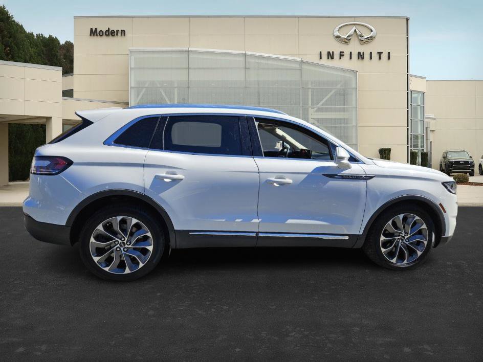 2022 Lincoln Nautilus Reserve photo 2