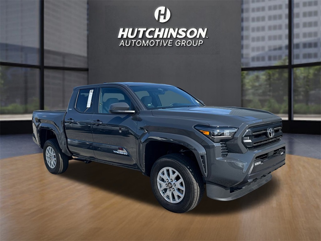 2025 Toyota Tacoma SR5's photo