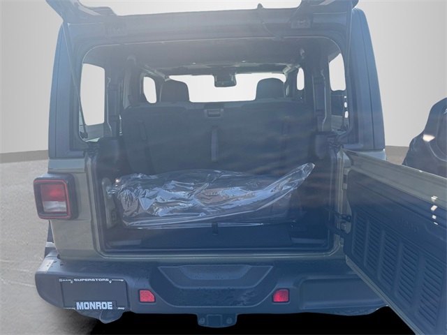 2025 Jeep Wrangler Willys photo 9