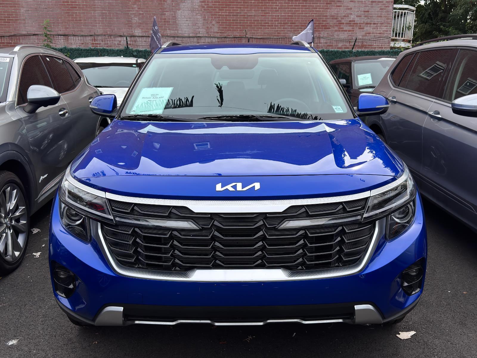 2024 Kia Seltos S photo 2