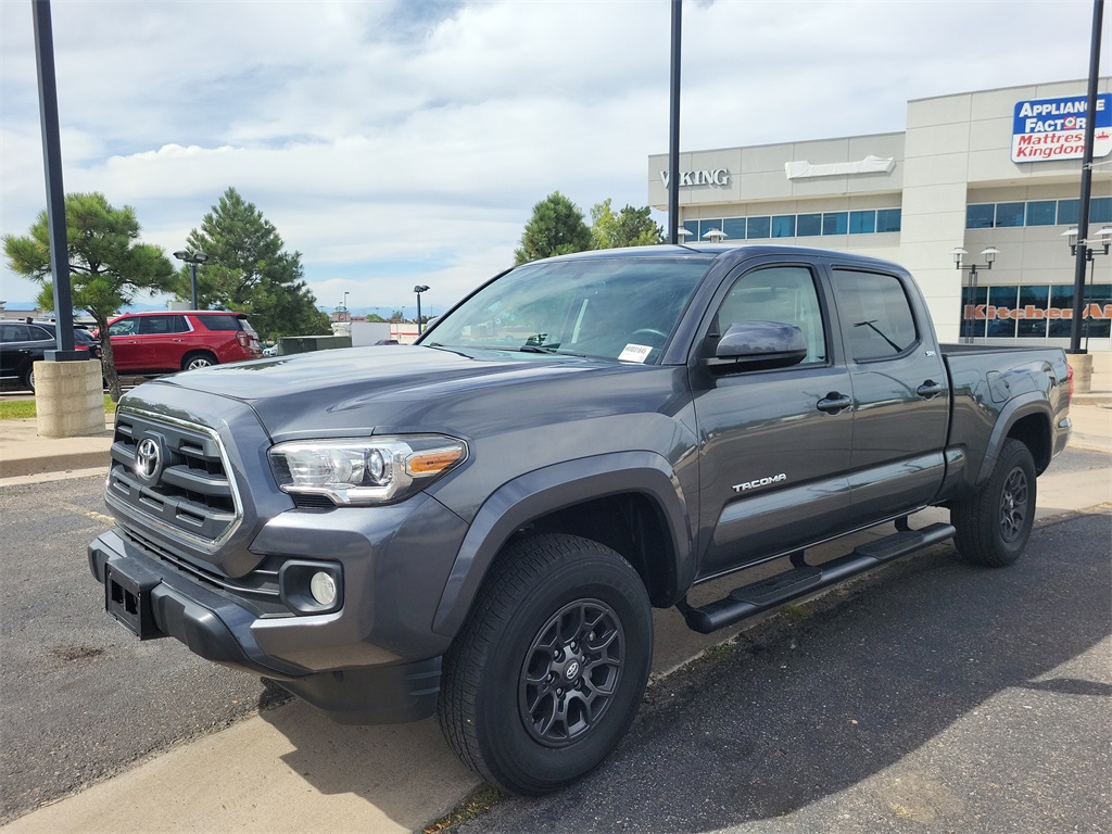 2017 Toyota Tacoma SR5 photo 8