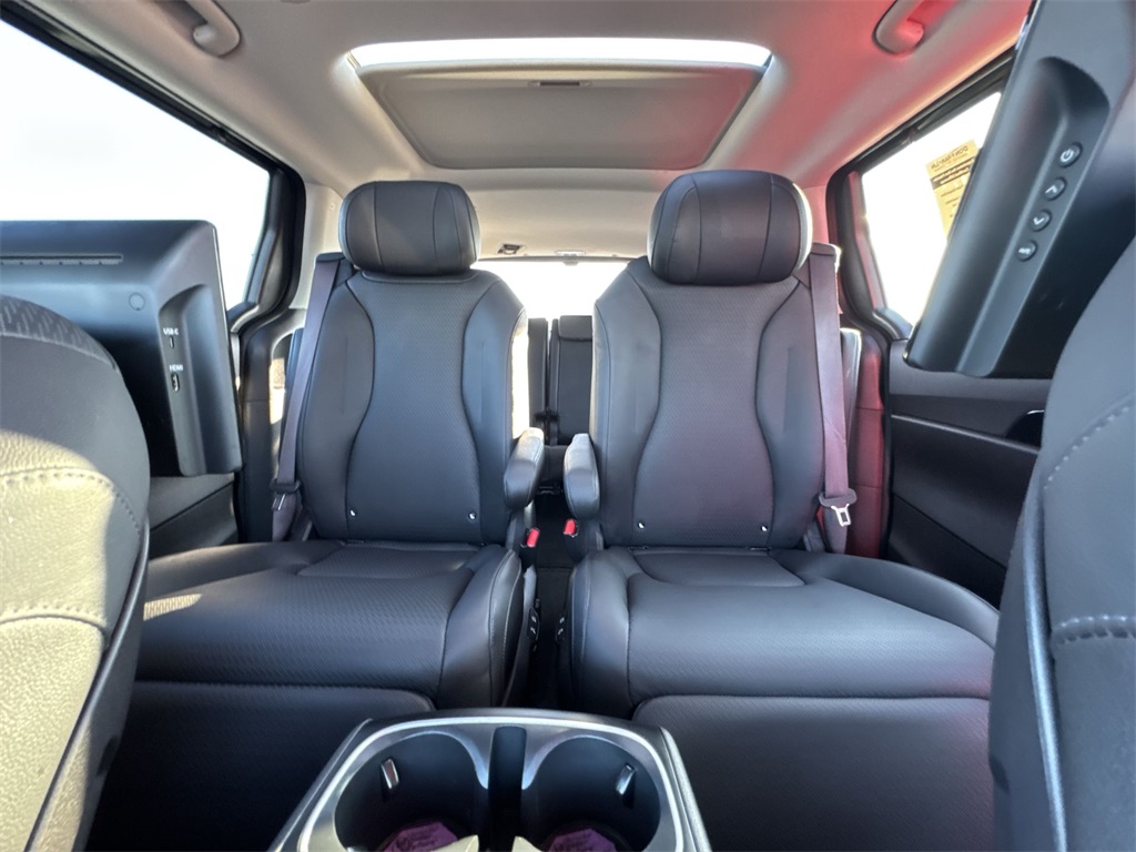 2025 Kia Carnival SX Prestige photo 12