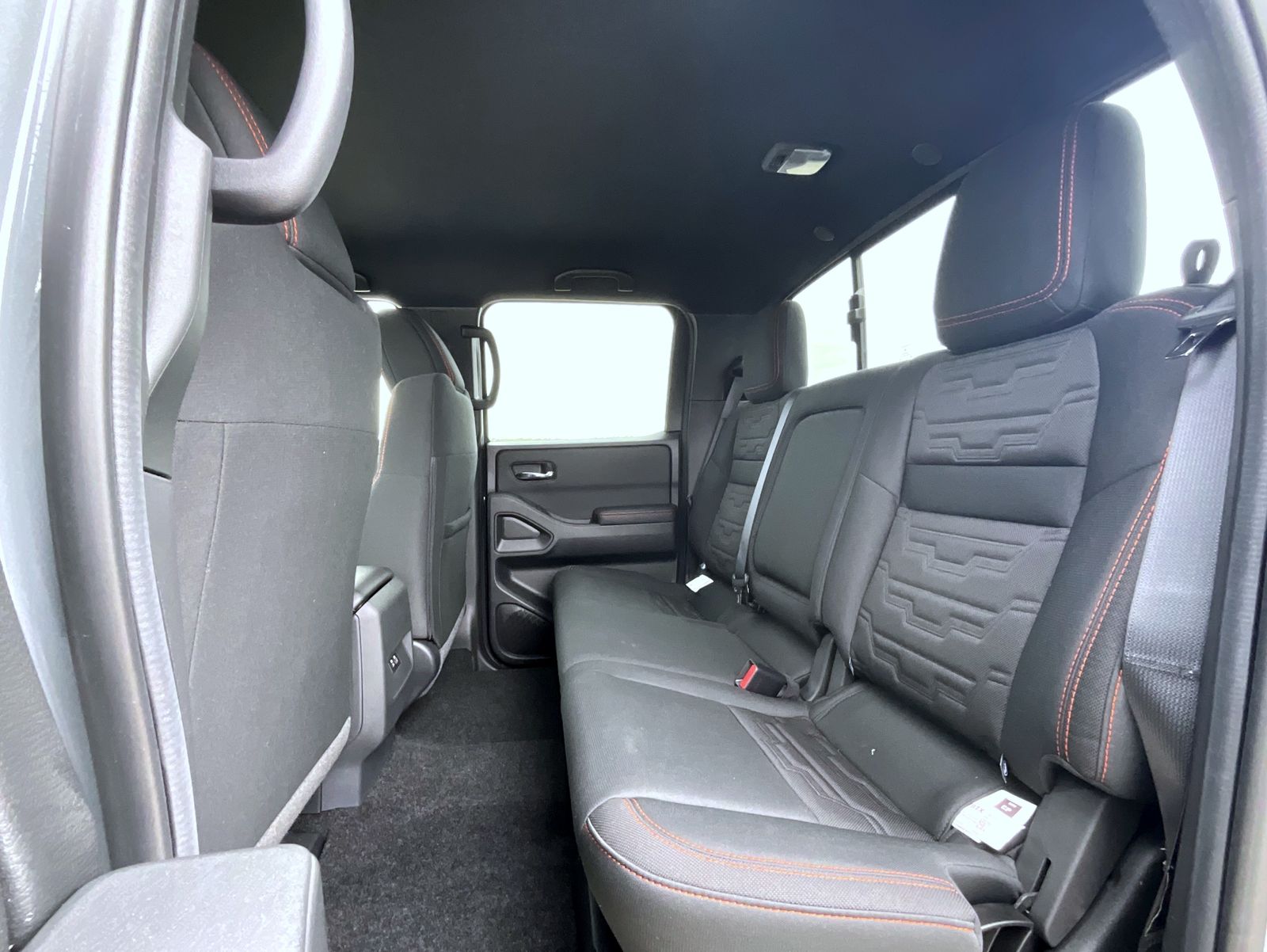2025 Nissan Frontier PRO-4X photo 11