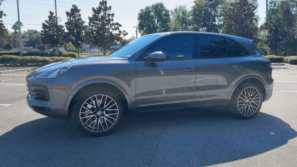 2021 Porsche Cayenne Base photo 4