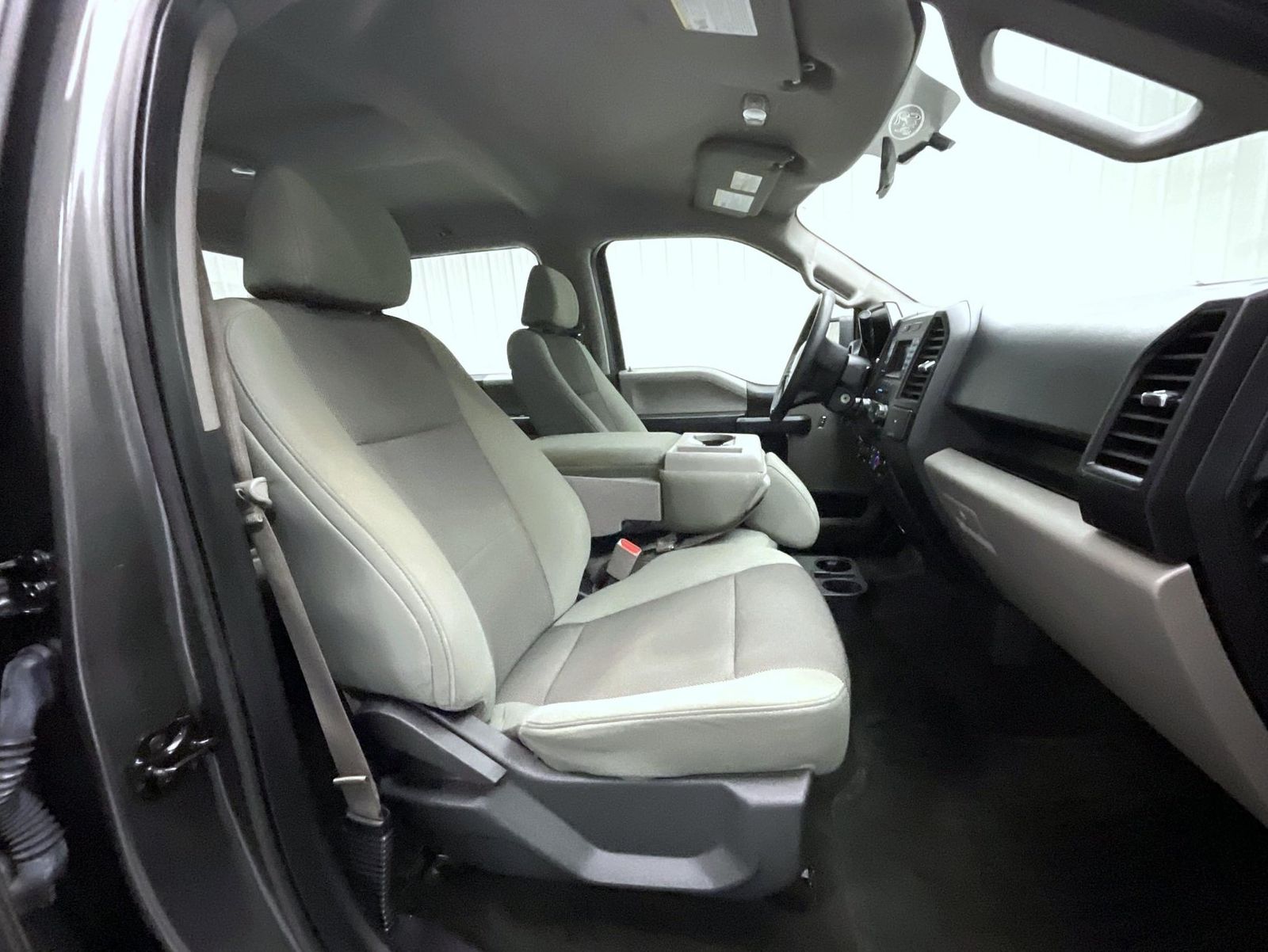 2017 Ford F-150 XL photo 12