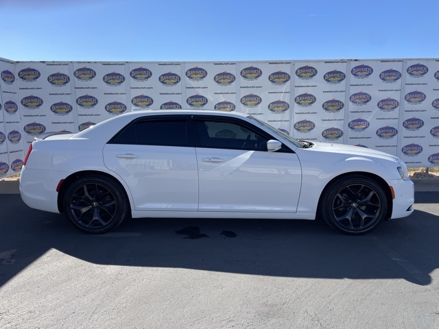2022 Chrysler 300 S's photo