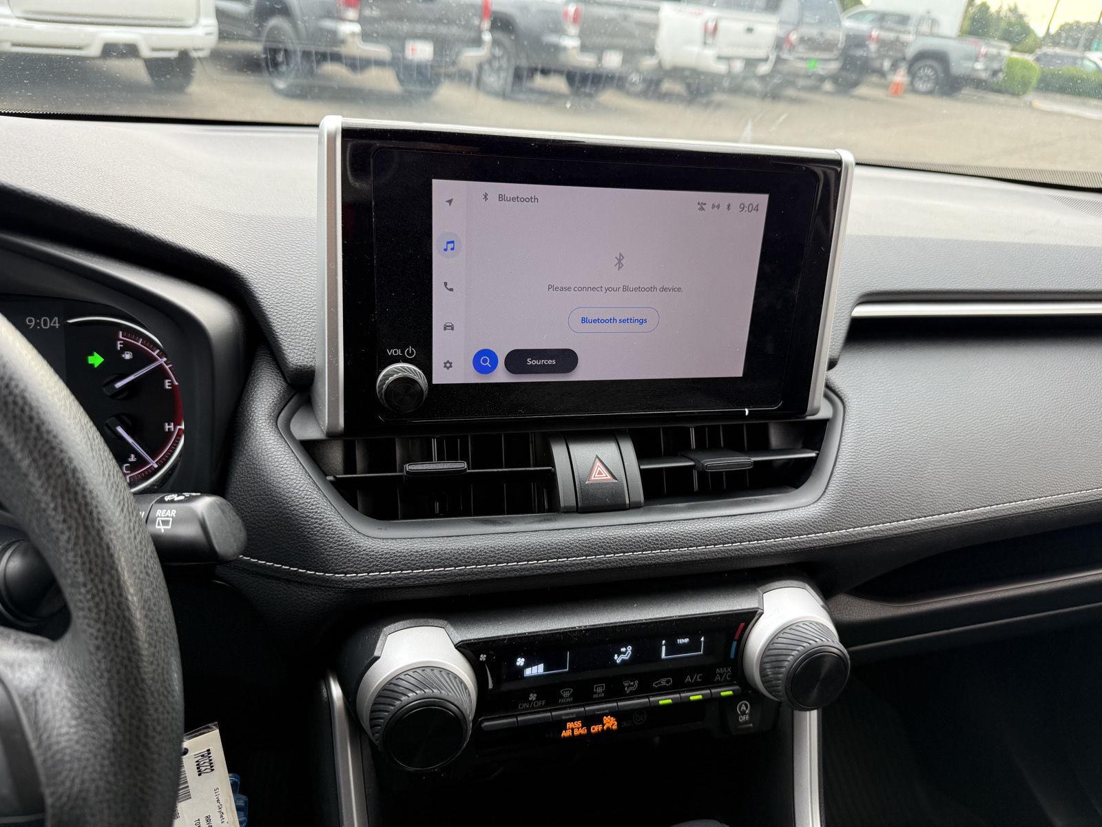 2023 Toyota RAV4 LE photo 12