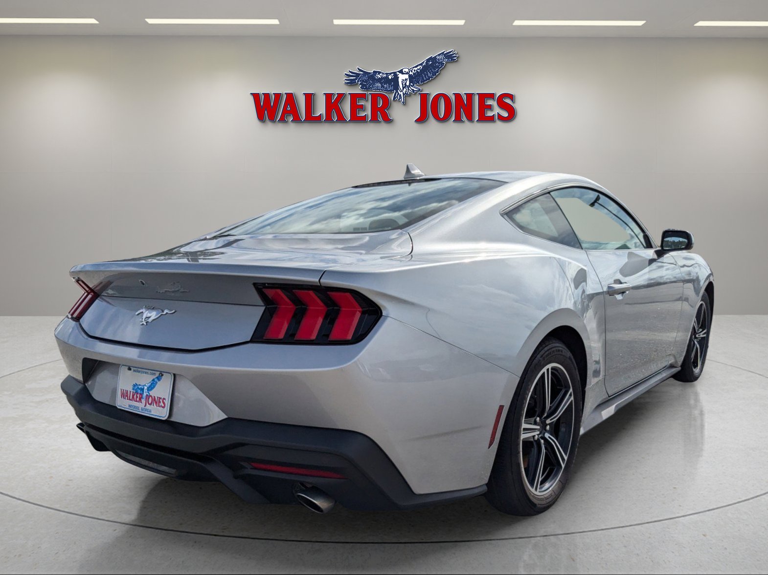 2024 Ford Mustang EcoBoost photo 3