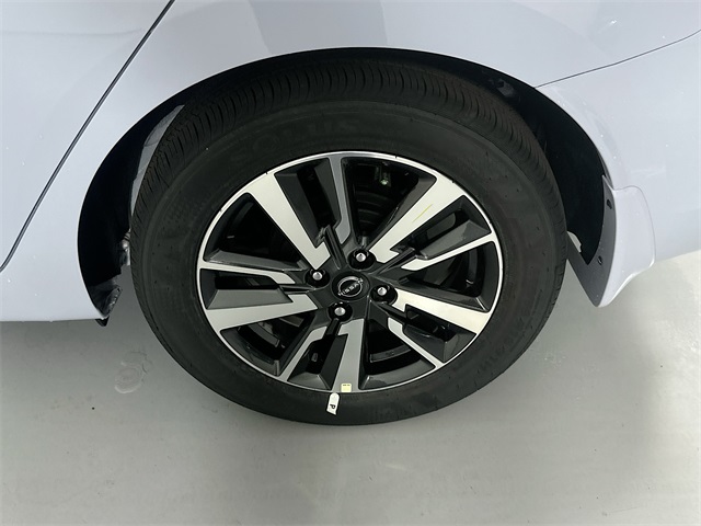 2025 Nissan Versa SV photo 11