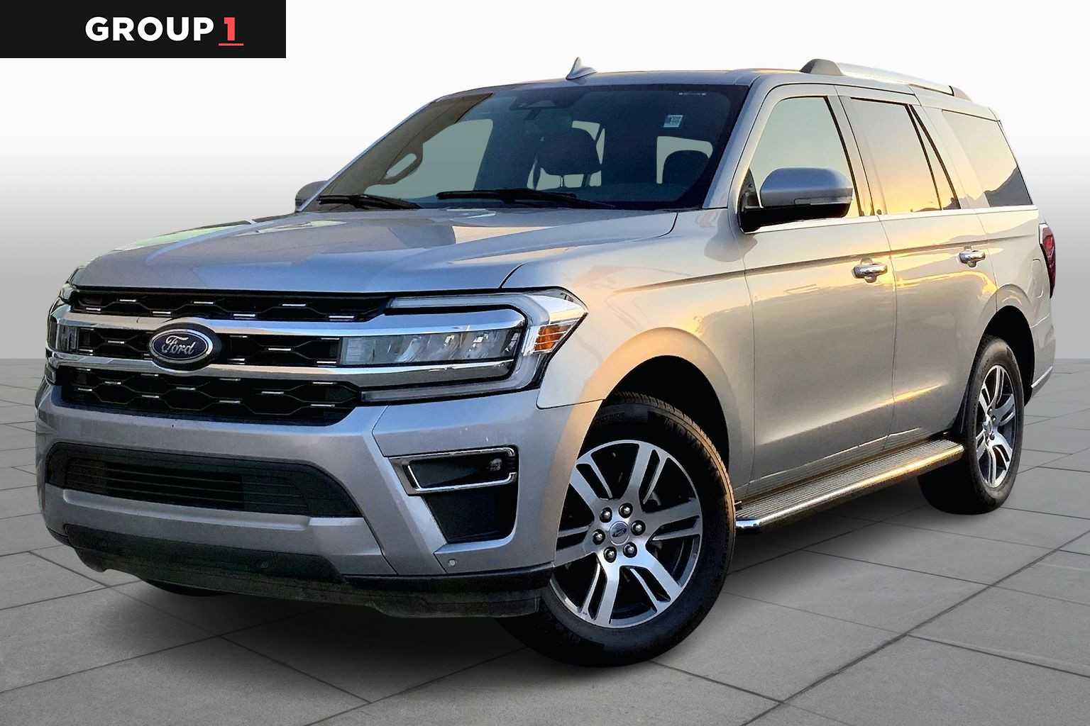 2023 Ford Expedition Limited's photo