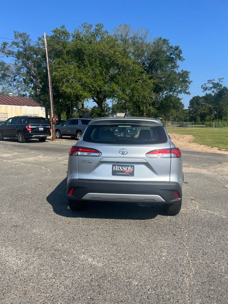 2024 Toyota Corolla Cross L photo 4