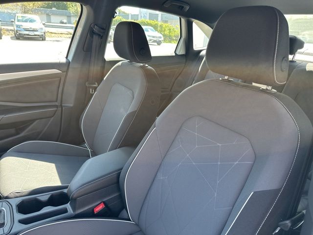 2025 Volkswagen Jetta Sport photo 7