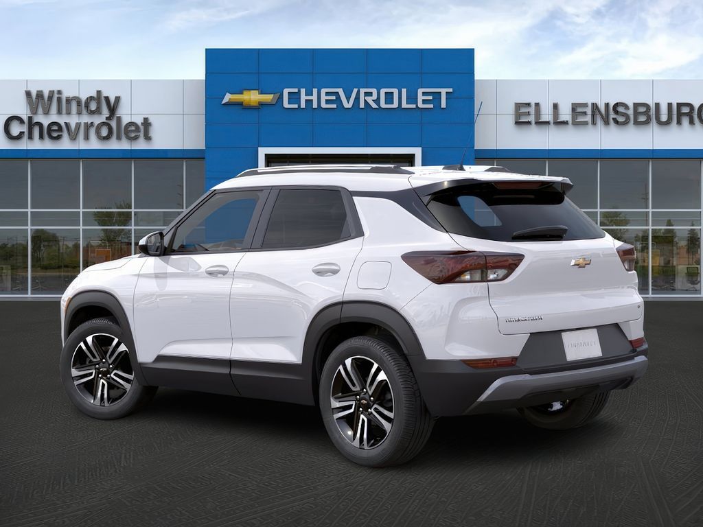 2026 Chevrolet Trailblazer LT photo 2