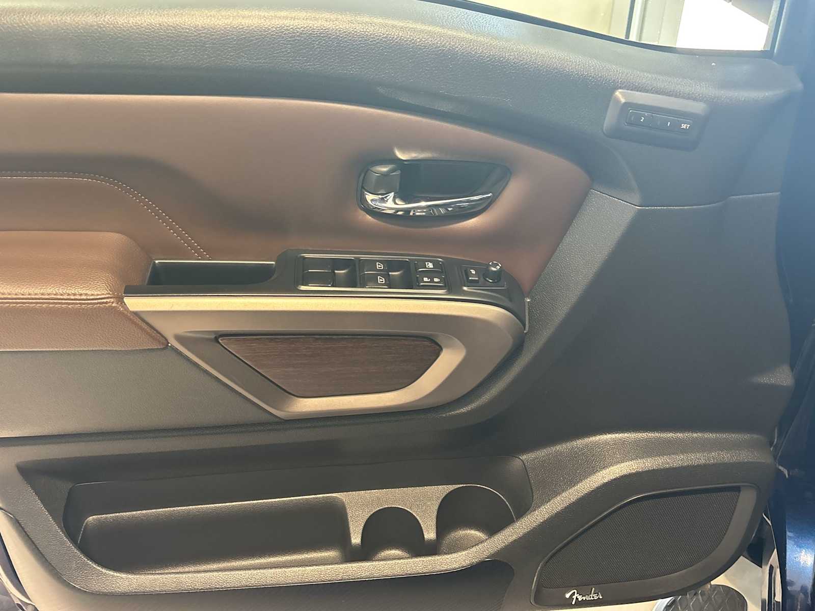 2023 Nissan Titan Platinum Reserve photo 19
