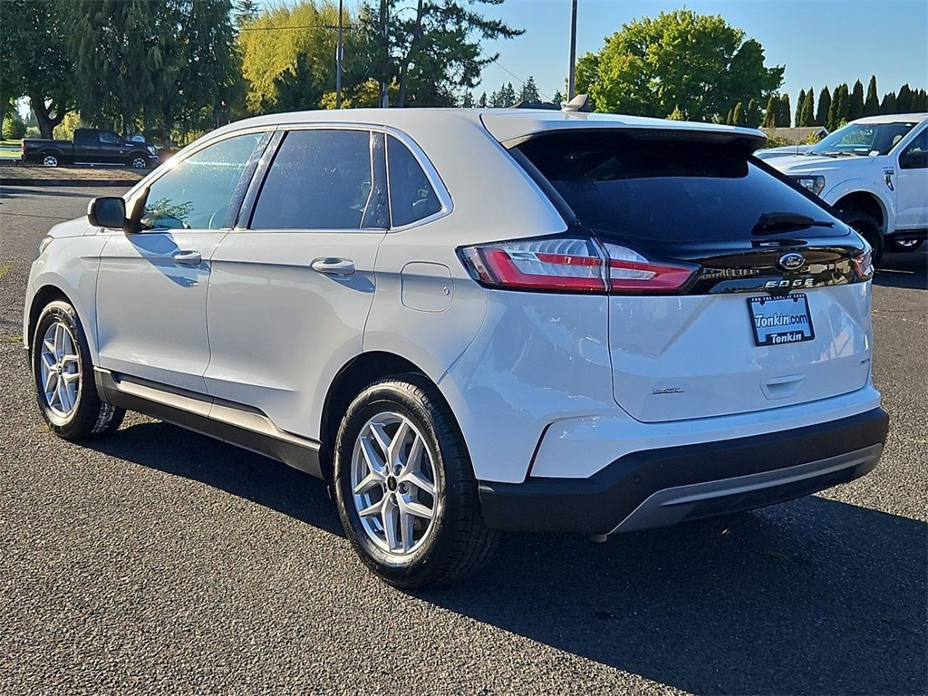 2024 Ford Edge SEL photo 2