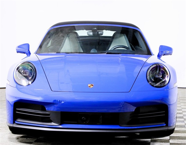2025 Porsche 911 photo 3