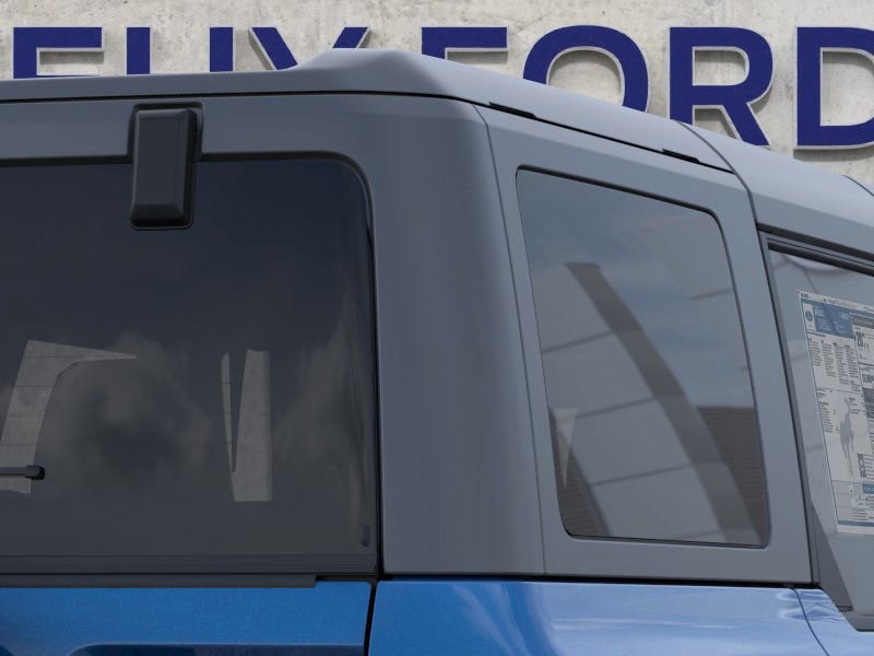 2025 Ford Bronco Base photo 19