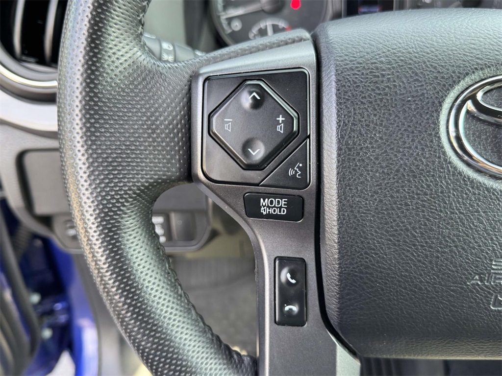 2023 Toyota Tacoma TRD Off-Road photo 21