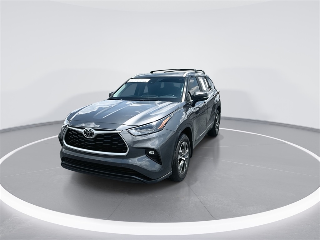 2023 Toyota Highlander L photo 4