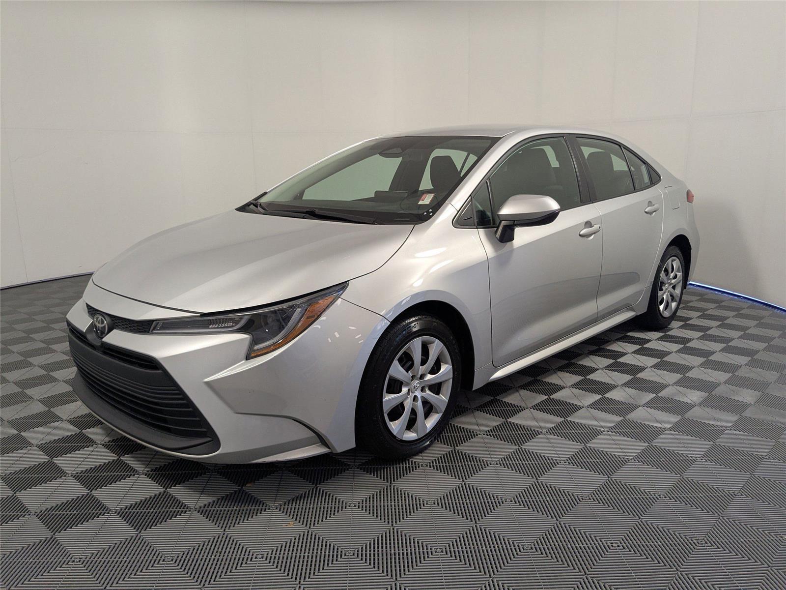 Used 2023 Toyota Corolla LE with VIN 5YFB4MDE9PP051538 for sale in Northfield, Minnesota