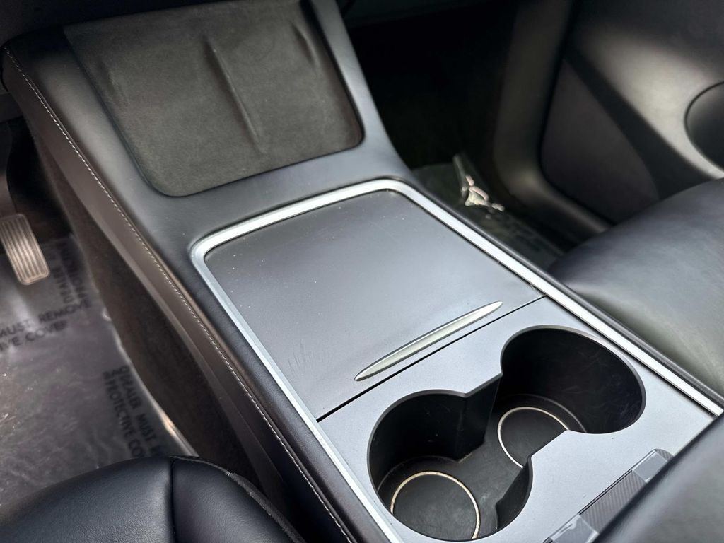 2022 Tesla Model Y Long Range photo 26