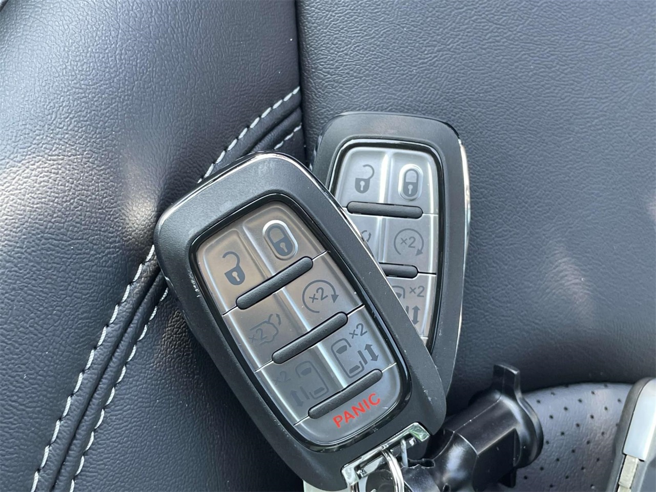 2026 Chrysler Pacifica photo 28
