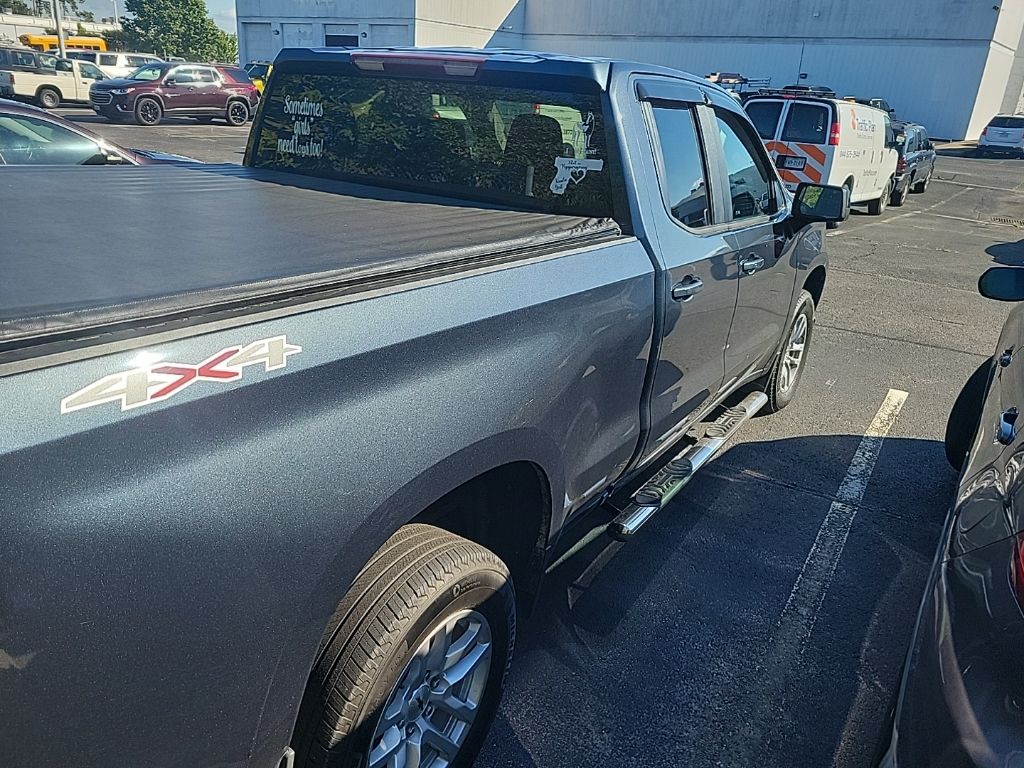 2020 Chevrolet Silverado 1500 RST photo 2