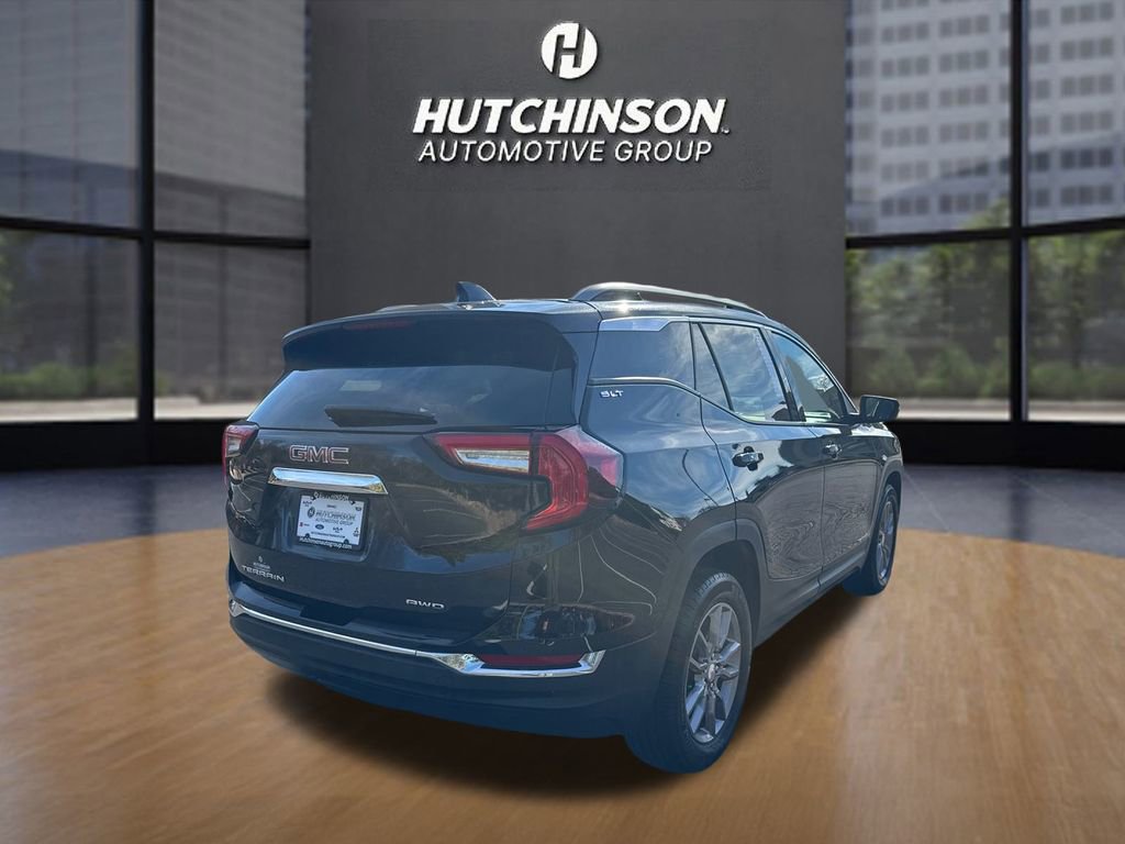 2024 Gmc Terrain SLT photo 2