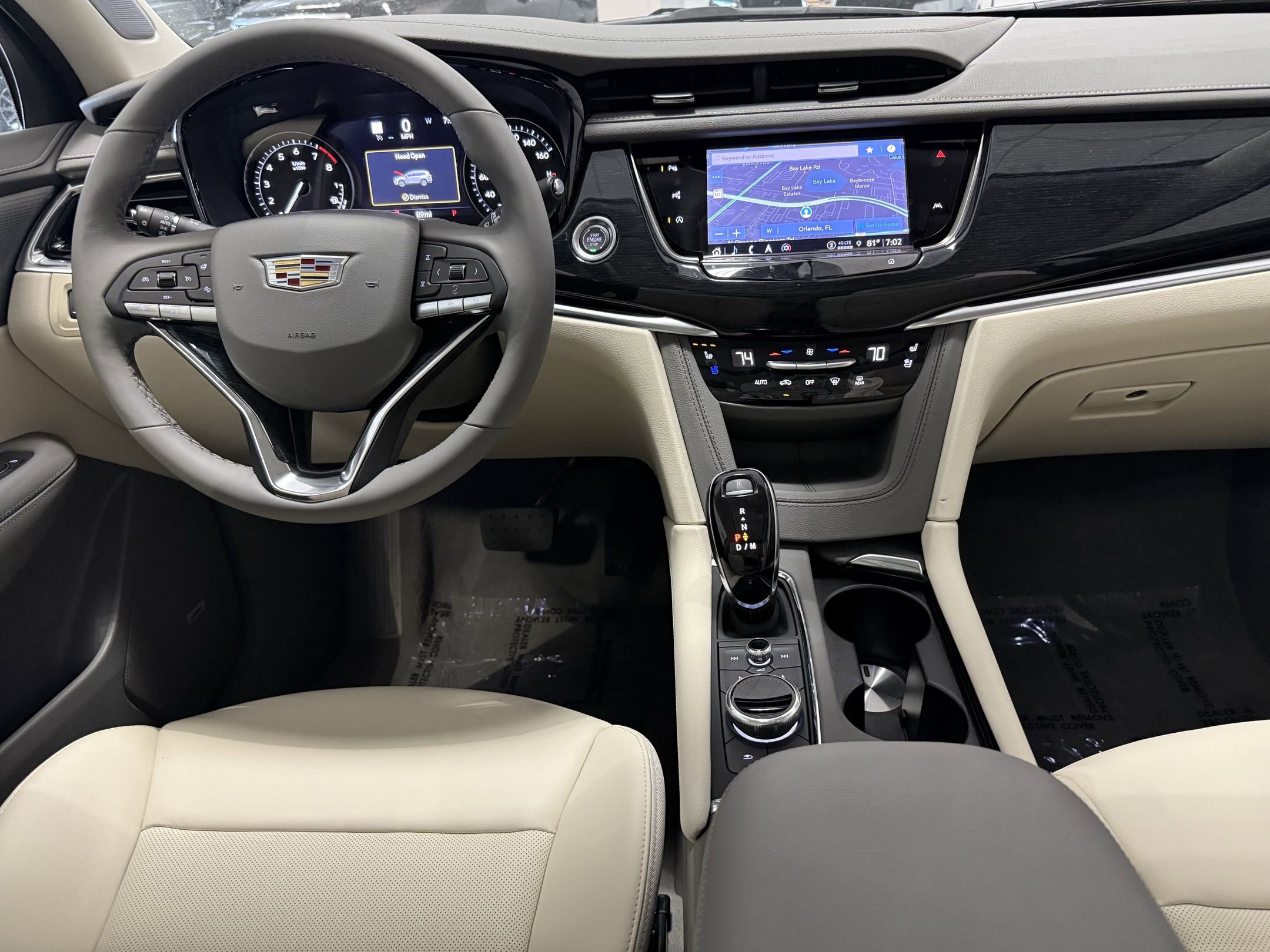 2025 Cadillac XT6 Premium Luxury photo 4