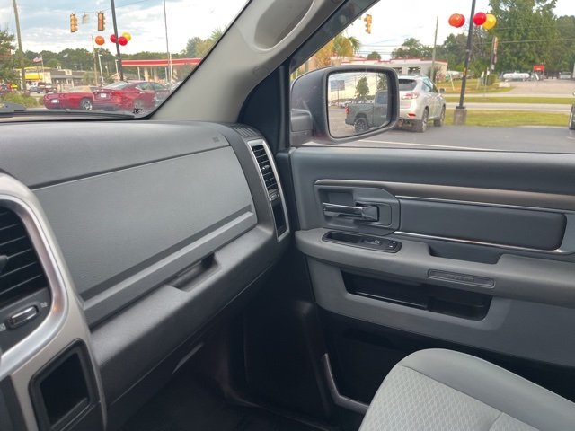 2019 Ram 1500 Classic SLT photo 24
