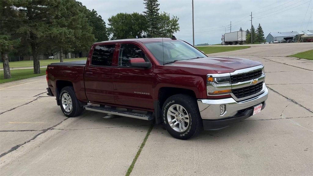 Used 2017 Chevrolet Silverado 1500 LT with VIN 3GCUKREC2HG228320 for sale in Oslo, Minnesota