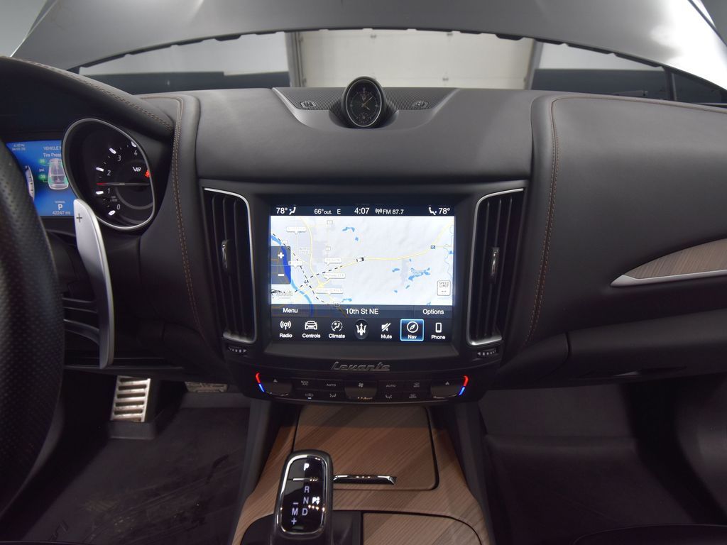 2020 Maserati Levante GTS photo 24