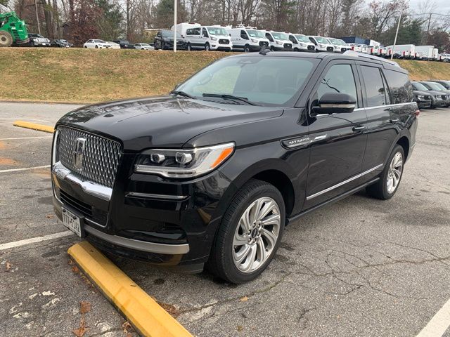 2024 Lincoln Navigator Premiere photo 4