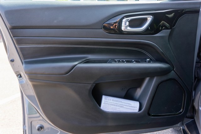2023 Jeep Compass Altitude photo 8