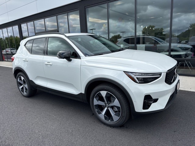 New 2025 Volvo XC40 Plus SUV in Cranston #V10046 | Tasca