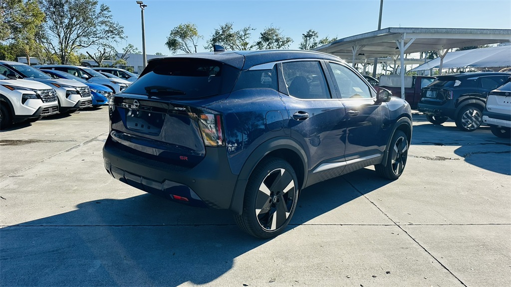 2026 Nissan Kicks SR photo 4