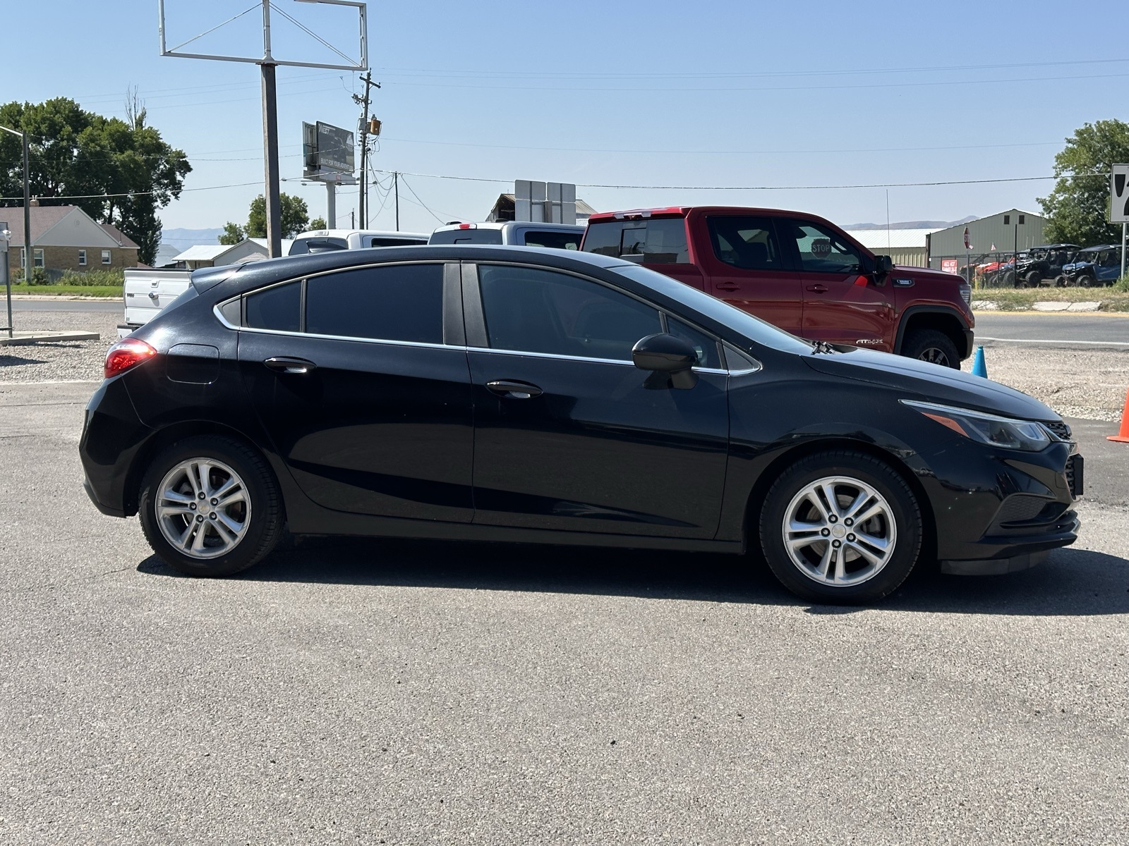 2017 Chevrolet Cruze LT photo 3