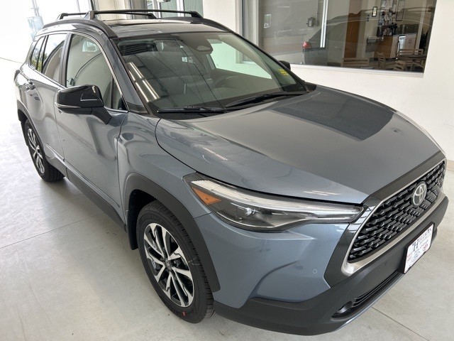 2025 Toyota Corolla Cross XLE