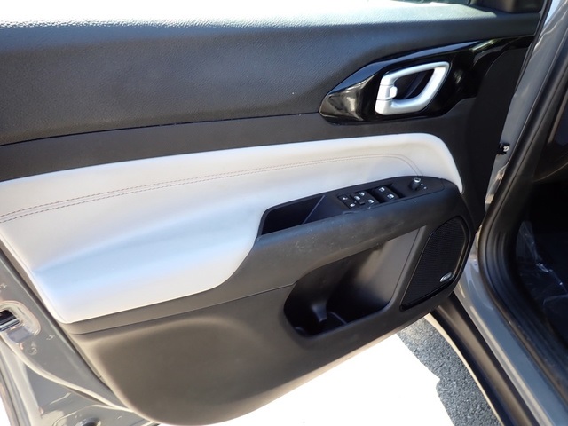 2022 Jeep Compass Limited photo 18