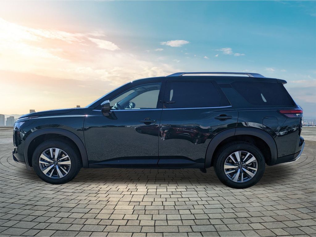 2025 Nissan Pathfinder SL photo 4