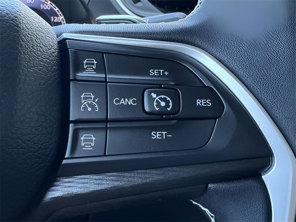 2023 Jeep Grand Cherokee Laredo photo 18