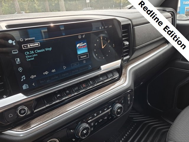 2022 Chevrolet Silverado RST photo 23