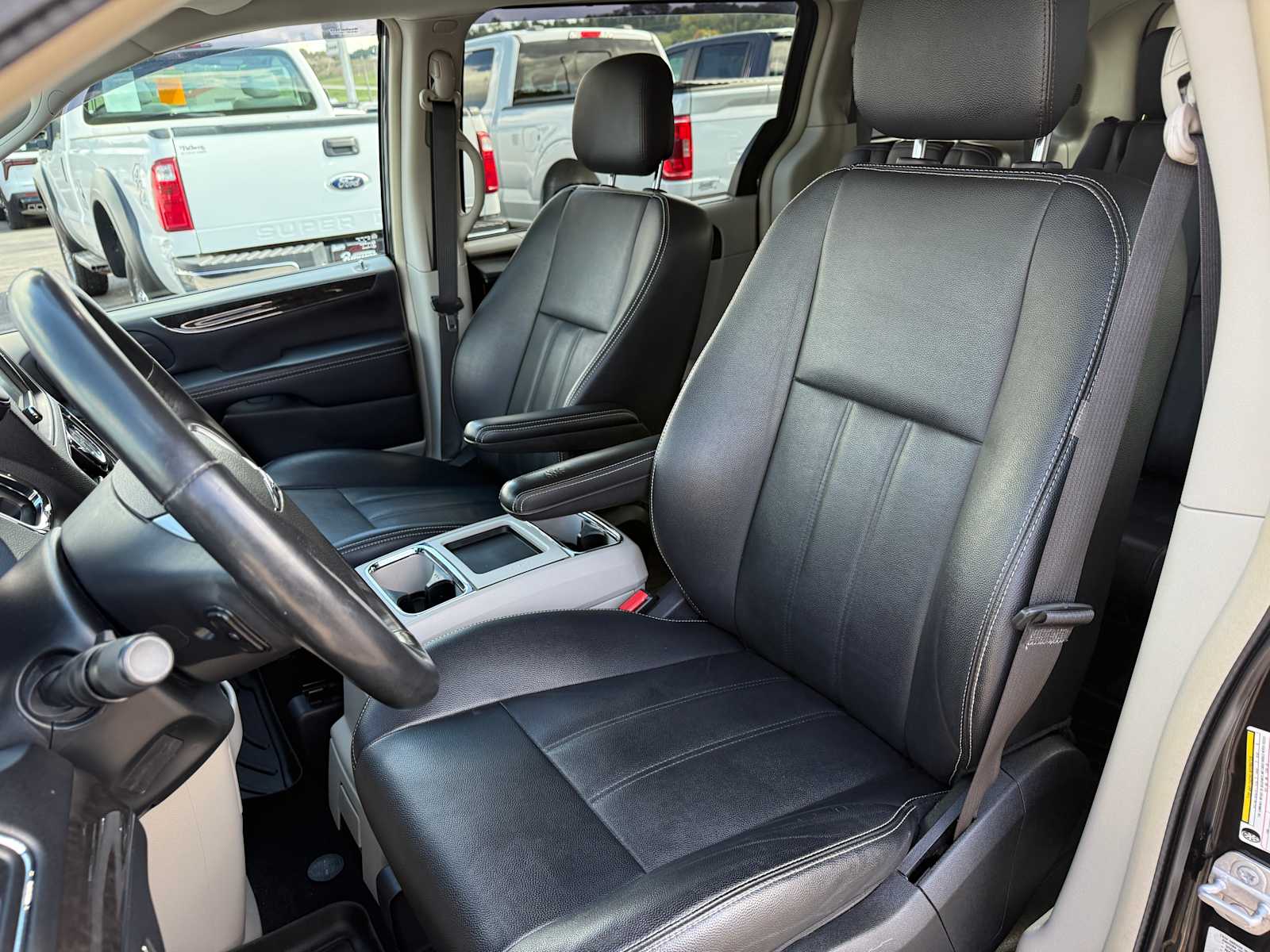 2016 Chrysler Town & Country Touring photo 18