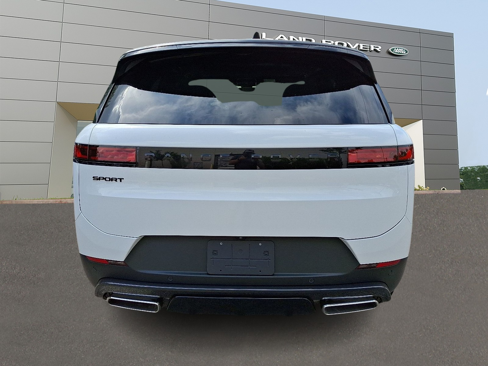 2025 Land Rover Range Rover Sport P360 SE photo 4